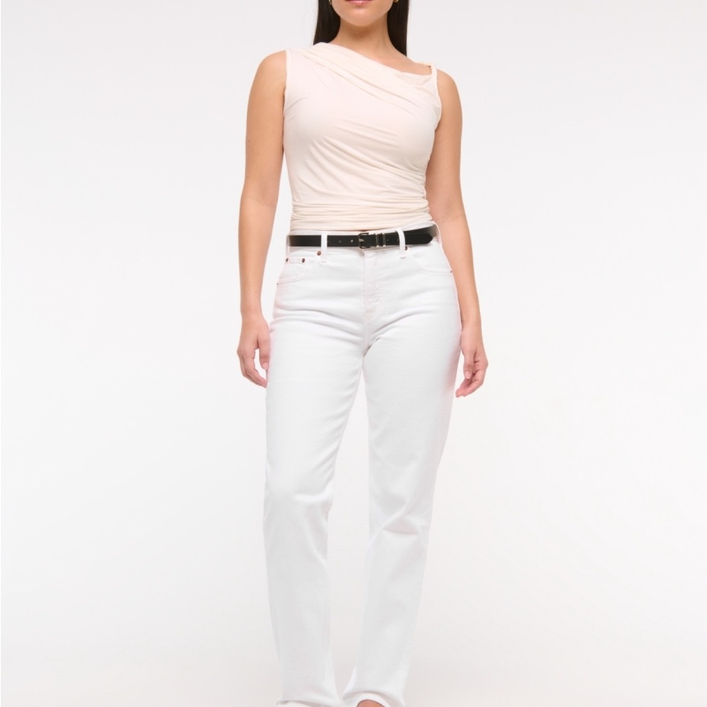 Abercrombie & Fitch White 90’s Straight Leg Jeans